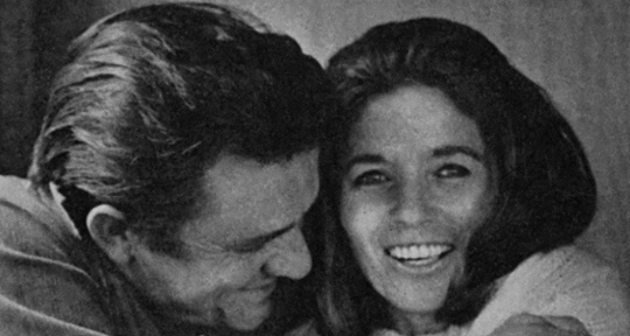 Ambos músicos, Johnny Cash e June Carter viveram 35 anos juntos. Ela morreu aos 73 anos, em 2003, e ele faleceu menos de três meses depois.