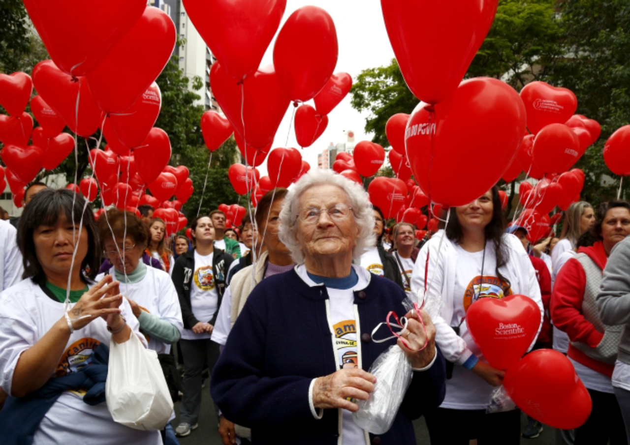 Paula Petrelli, 91 anos, é participante assídua do evento.