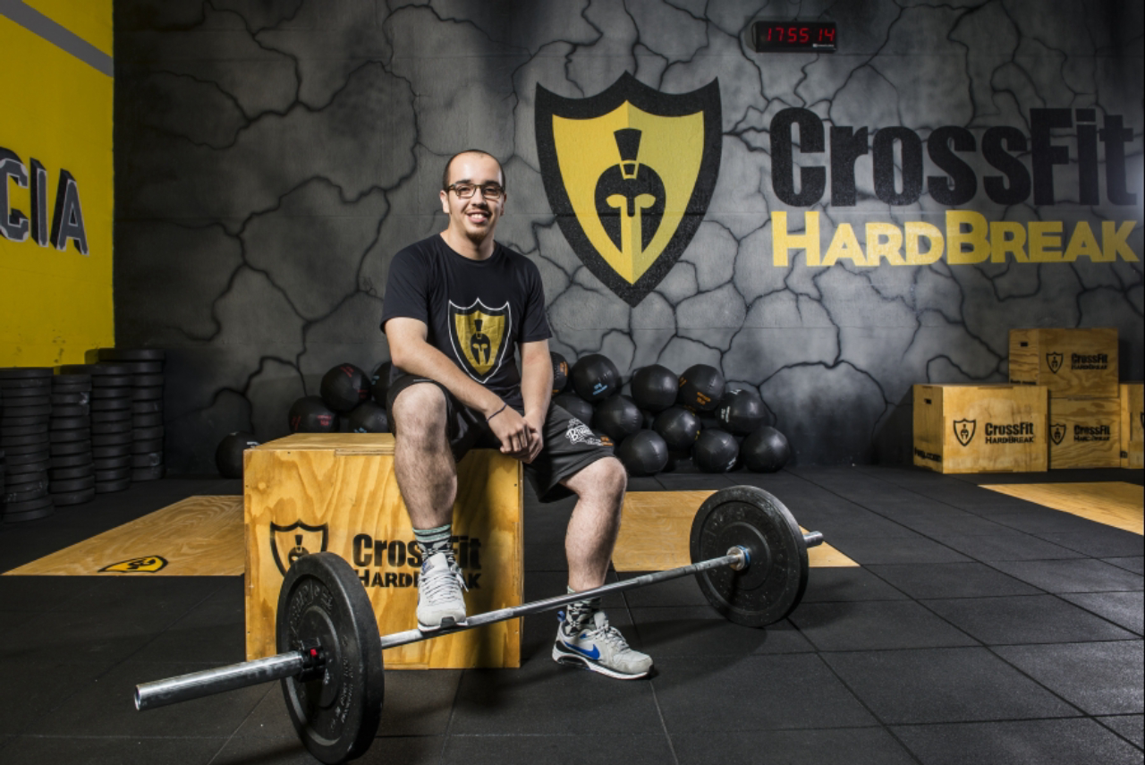 Filipe Bittencourt, de 24 anos, tentou de tudo, e no começo teve receio em relação à prática. Já perdeu 10kg.