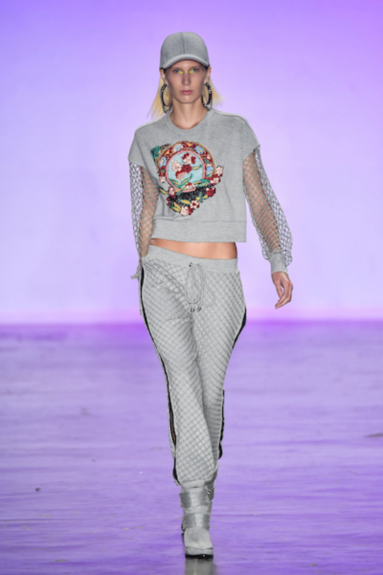 Comprimento cropped é outra tendência para o inverno. Foto: Agência Fotosite.