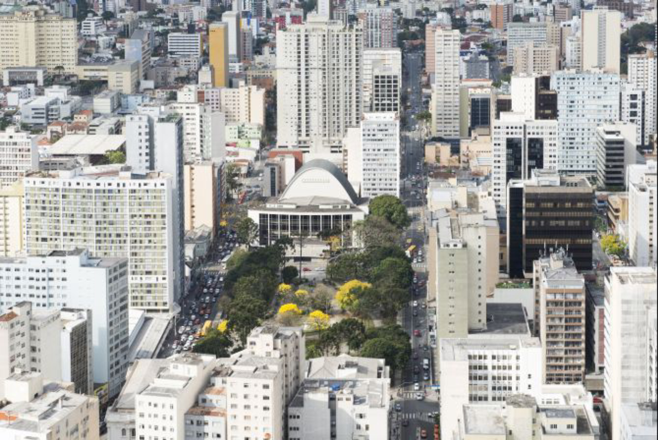 Teatro Guaíra e Praça Santos Andrade. Foto: Letícia Akemi/Gazeta do Povo.