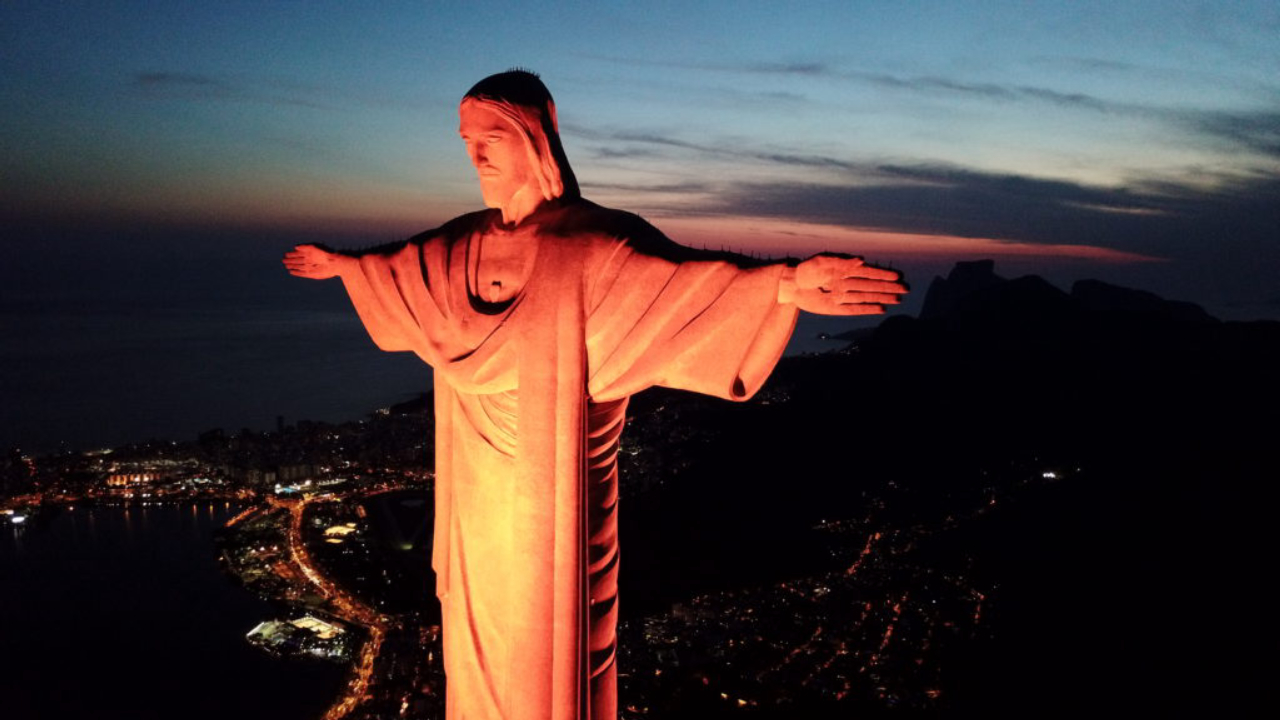 Cristo redentor será iluminado de laranja para marcar a data. Foto: Unic Rio/Célio Durães