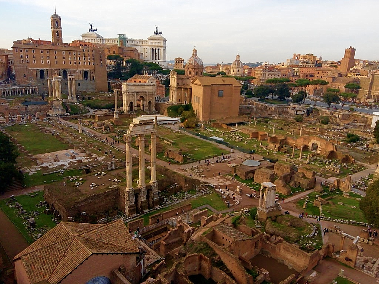 O Palatino e o Foro Romano guardam muitas ruínas da Roma Antiga. Foto: Carolina Werneck/Gazeta do Povo