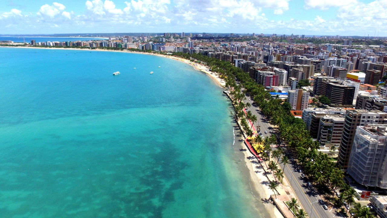 Praia de Pajuçara, em Maceió. Foto: arquivo/Gazeta do Povo.