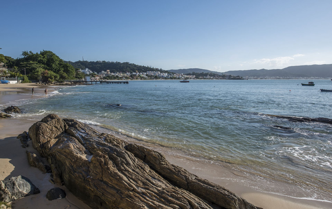 Praia de Bombinhas, Santa Catarina. Foto: Letícia Akemi / Gazeta do Povo