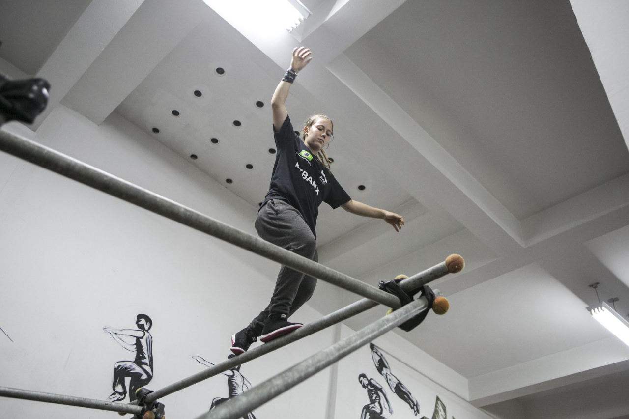Atleta Parkour - 24-08-2018 - Camila Ribeiro, a Camilinha, 16 anos, é atleta de parkour.