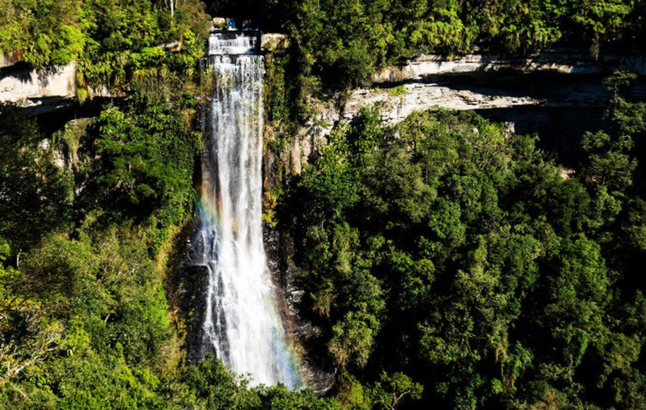 O Salto do Zinco, possui 76 metros de altura. Foto: Blumenau e Vale Europeu Convention.