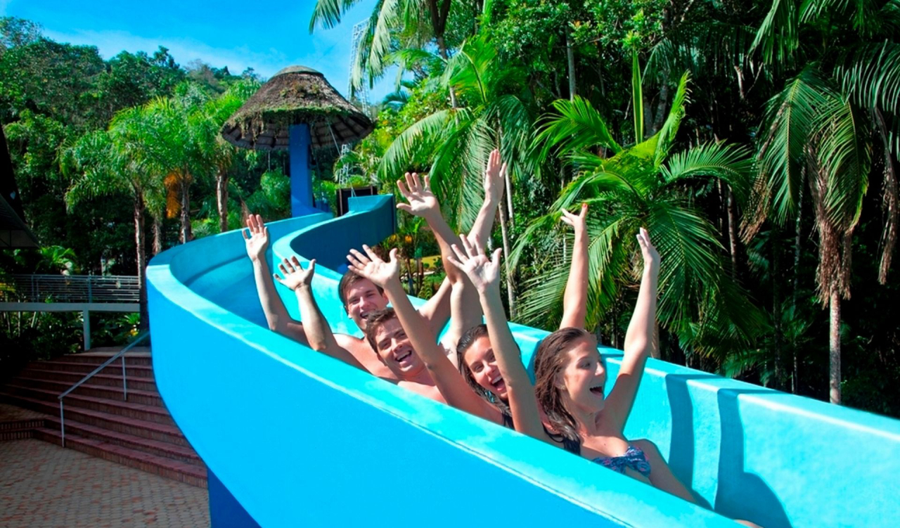 O Parque Aquático Cascanéia tem piscinas e atividades de aventura. Foto: divulgação.