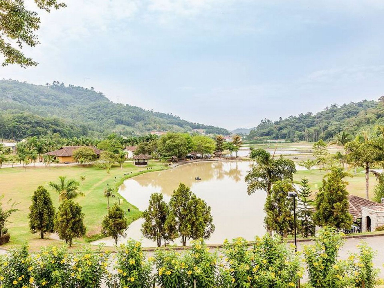 Cervejarias da região oferecem visitas guiadas e degustação de cervejas. Foto: Turismo Blumenau.