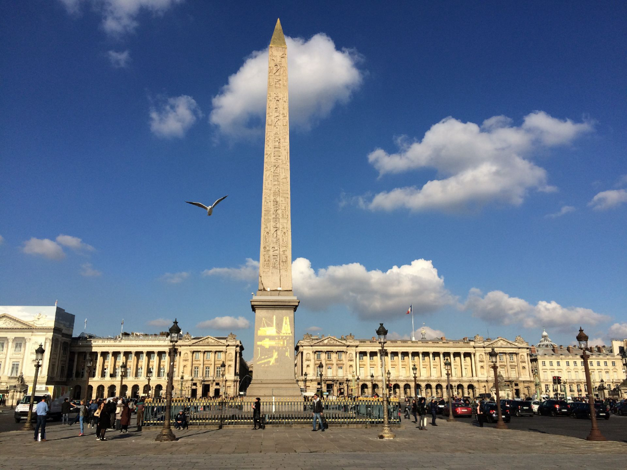 Os passeios vão além das visitas ao monumentos: são também resgates  da história da cidade. Foto: Paris do Meu Jeito