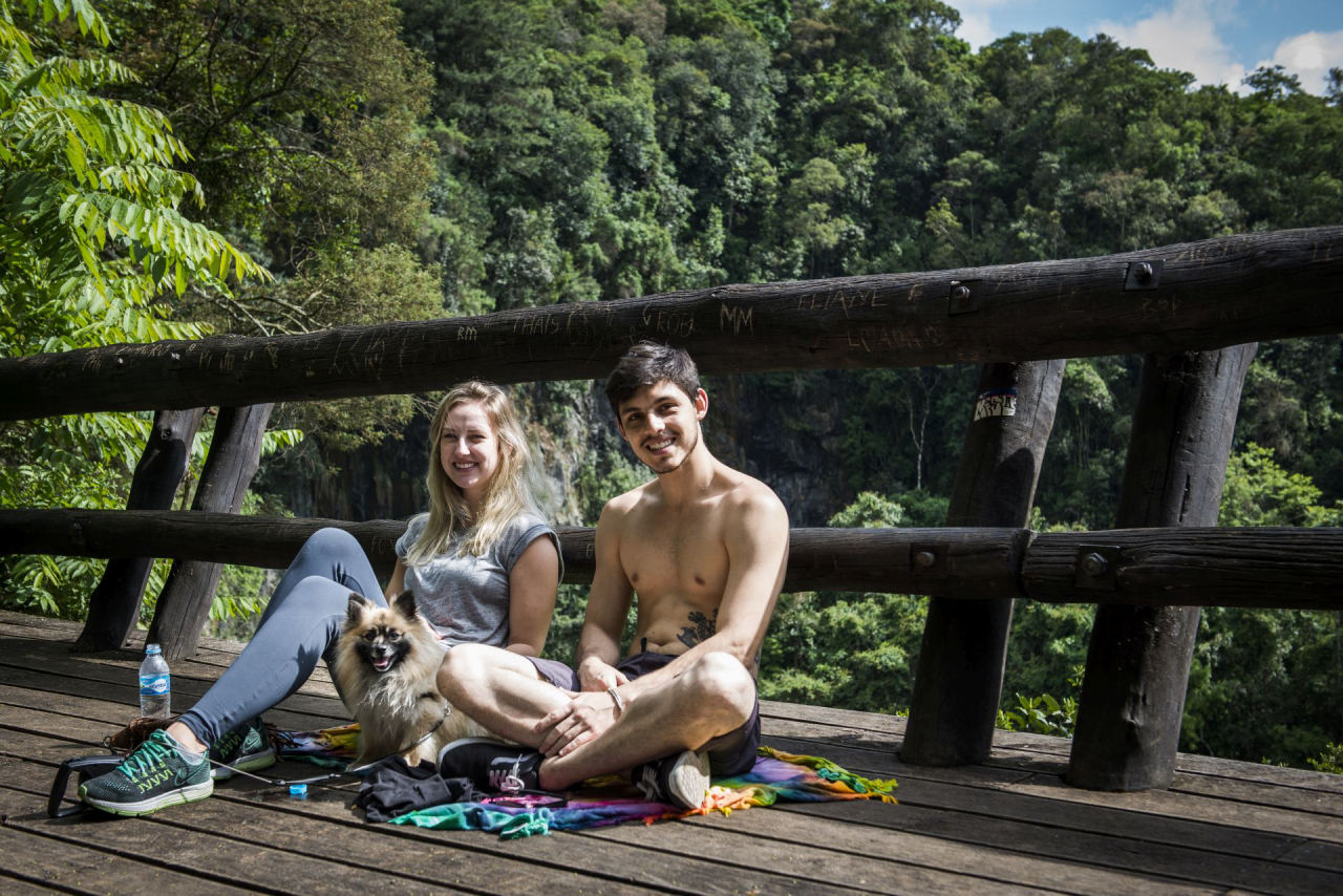 Luana visitou pela primeira vez a Unilivre no feriado. João, que estudou arquitetura e costuma ir ao parque, sugeriu o endereço. Foto: Letícia Akemi/Gazeta do Povo